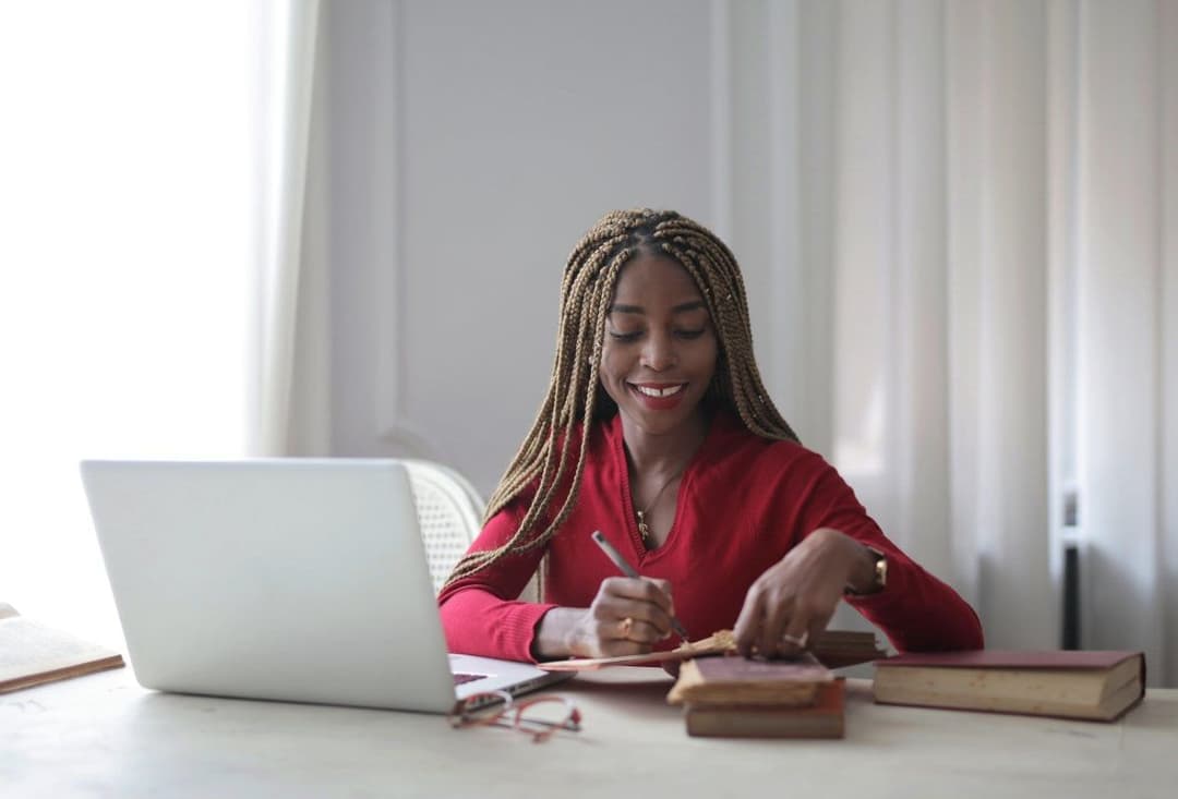 8 Tools to Start and Grow Your Side Hustle